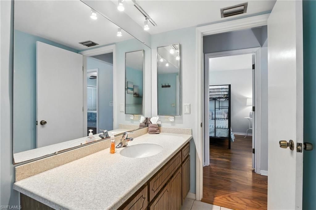 28 SE 12th Ave, Cape Coral, FL 33990 Photo