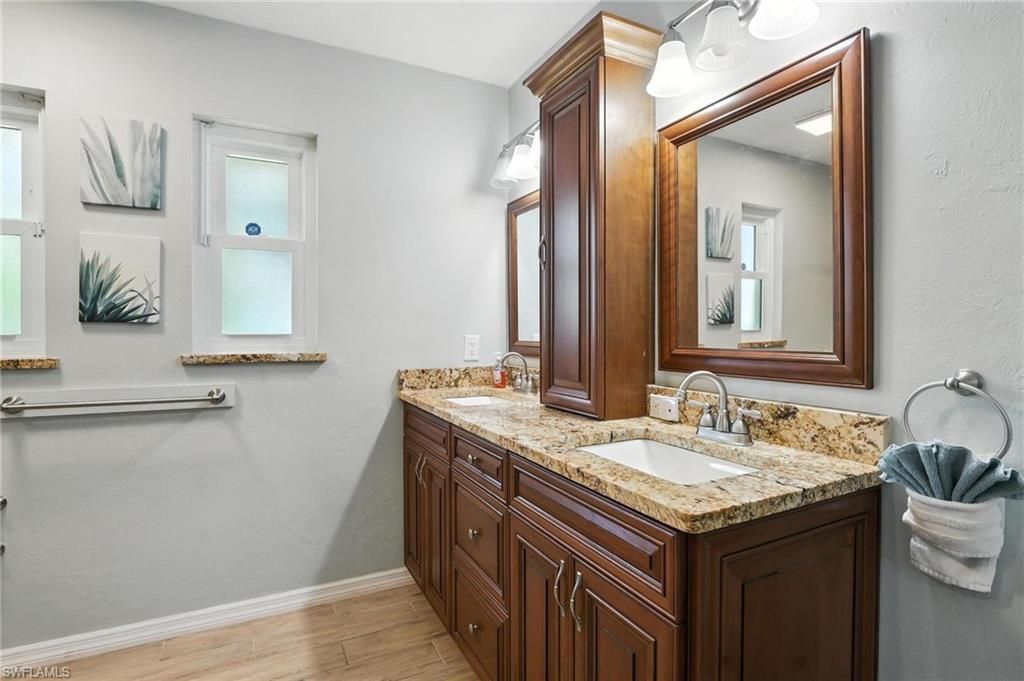 28 SE 12th Ave, Cape Coral, FL 33990 Photo