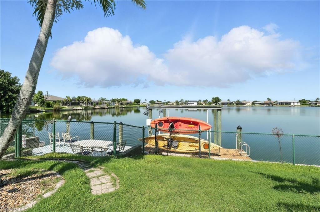 28 SE 12th Ave, Cape Coral, FL 33990 Photo