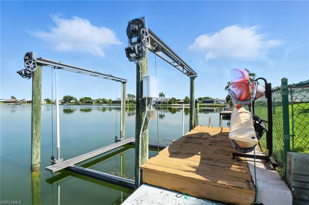 28 SE 12th Ave, Cape Coral, FL 33990 Photo