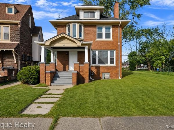 64 Glendale Street, Highland Park, MI 48203