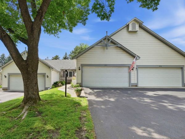 2714 Lake Court Drive, Unit 100, Mounds View, MN 55112