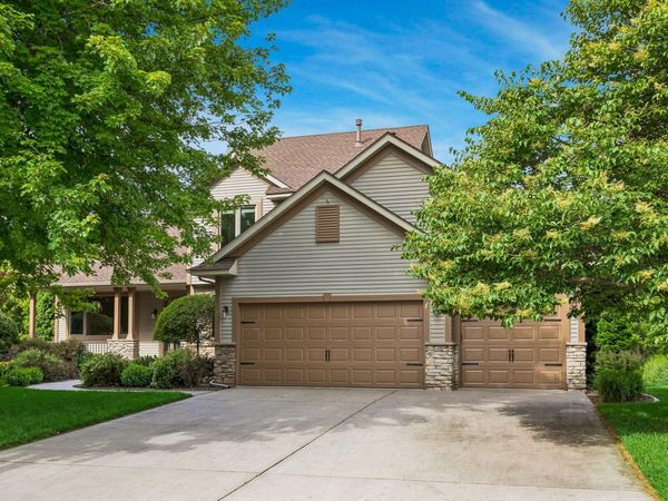 1584 Windsor Lane, Shakopee, MN 55379