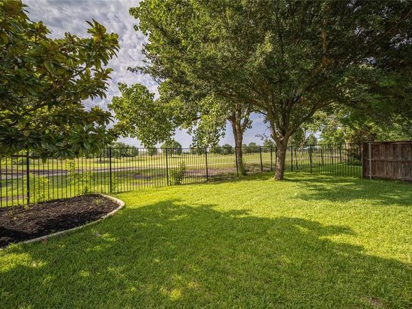 9601 Links Fairway Drive, Rowlett, TX 75089