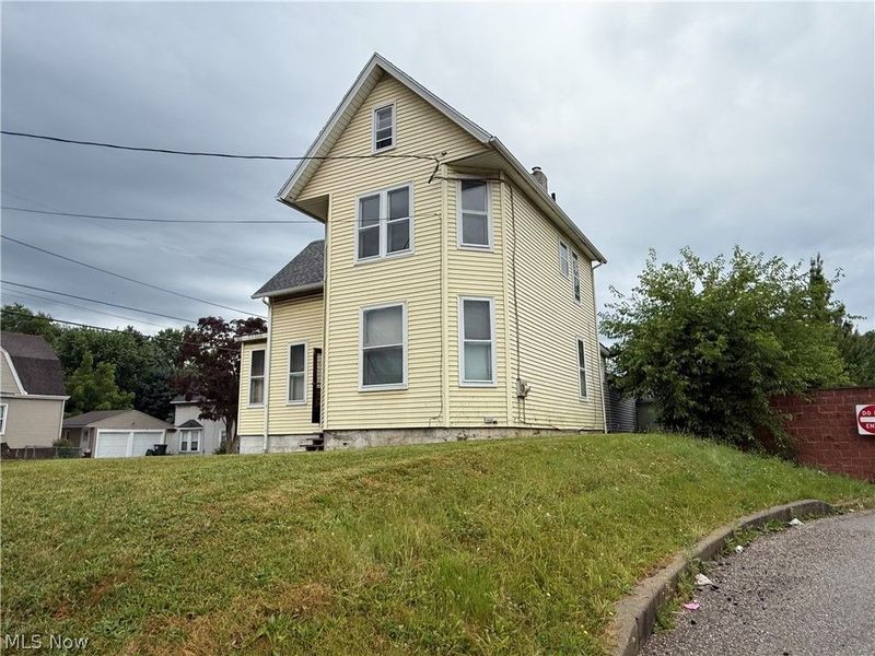 139 Harrison Avenue SW, Canton, OH 44706 Photo 3