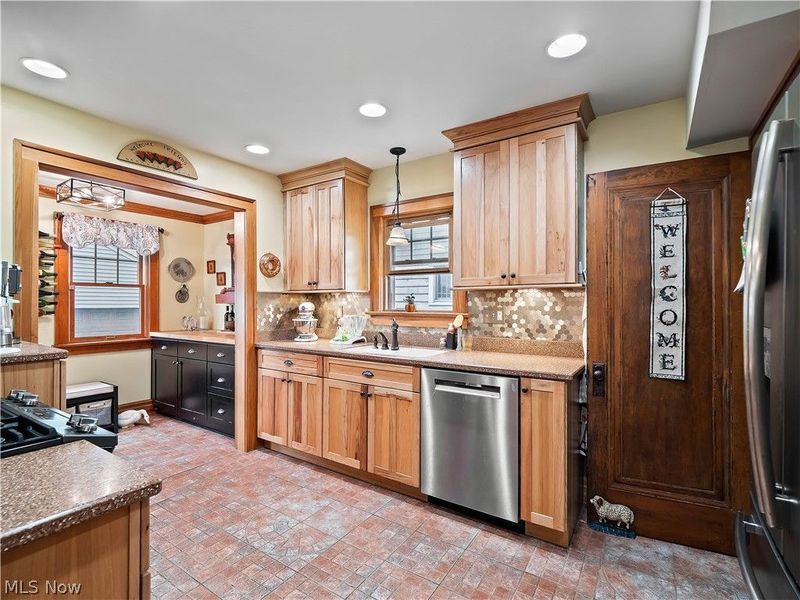 16610 Ernest Avenue, Cleveland, OH 44111 Photo 14