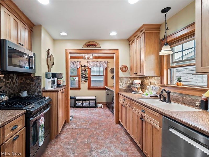 16610 Ernest Avenue, Cleveland, OH 44111 Photo 16
