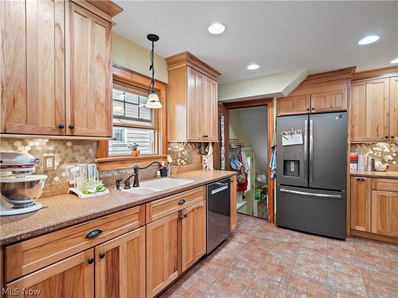 16610 Ernest Avenue, Cleveland, OH 44111 Photo 20