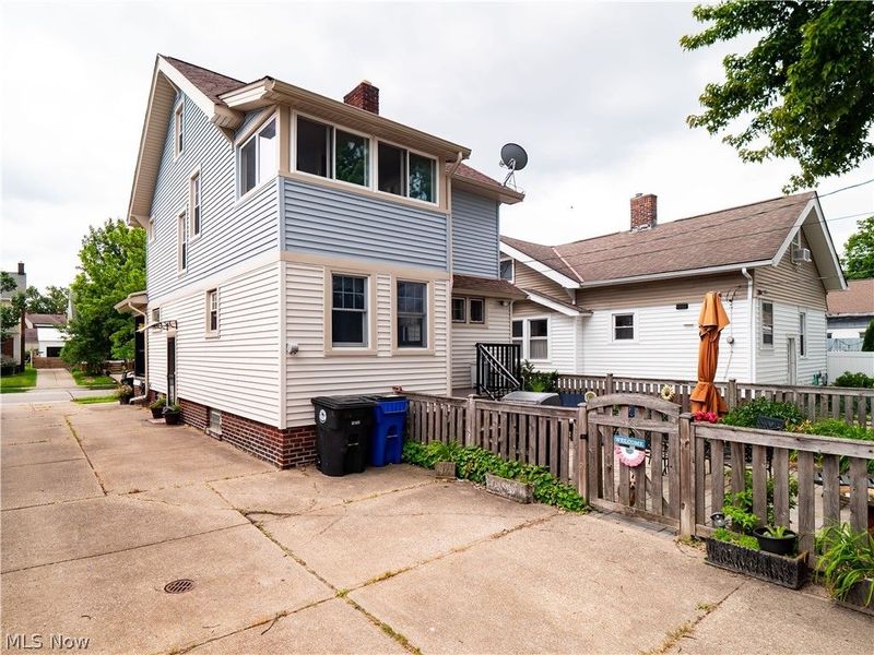 16610 Ernest Avenue, Cleveland, OH 44111 Photo 38