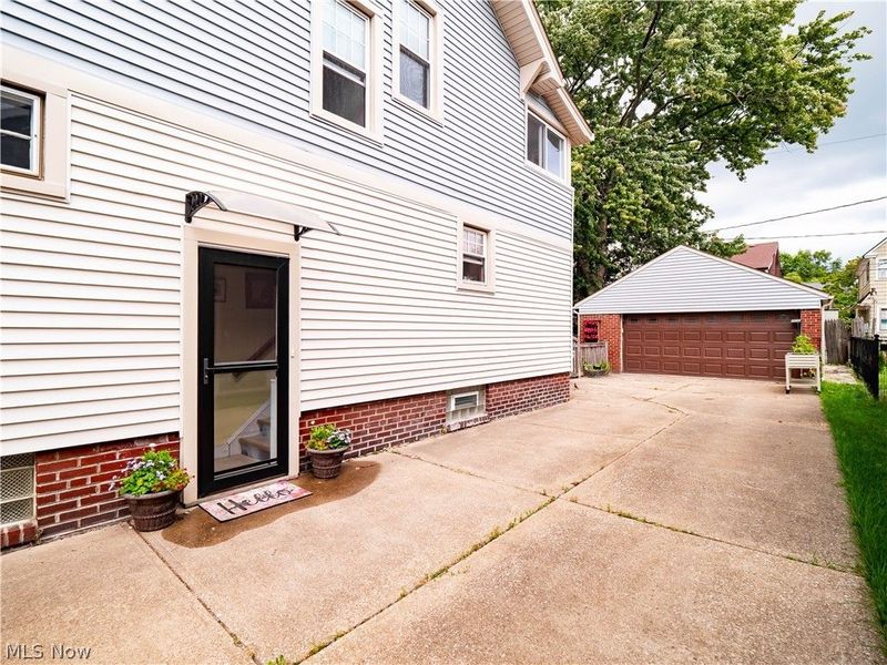 16610 Ernest Avenue, Cleveland, OH 44111 Photo 40