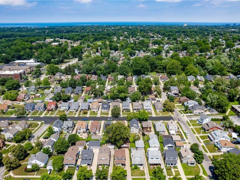 16610 Ernest Avenue, Cleveland, OH 44111 Photo 43