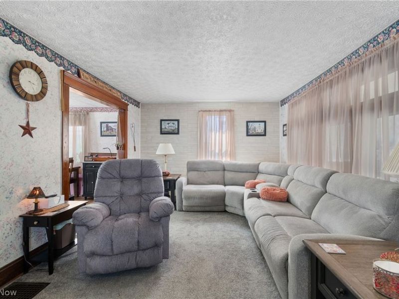 1035 Auld Street, Alliance, OH 44601 Photo 5
