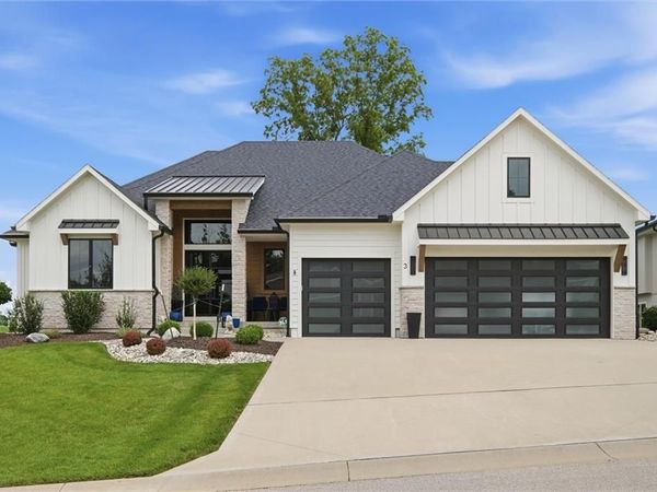 3 Spavinaw Court, Lake Winnebago, MO 64034