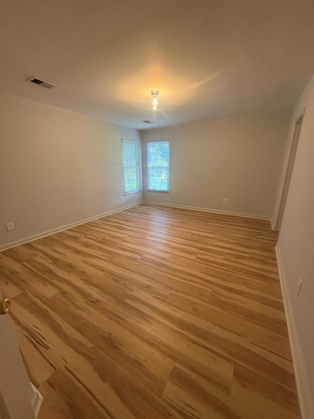 2014 Saphire Court Photo 11