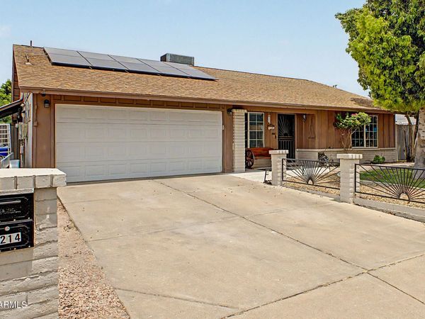 2214 E HOLMES Avenue, Mesa, AZ 85204