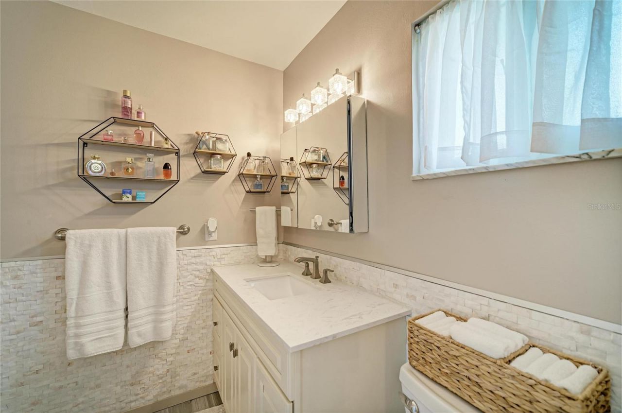 1520 Lakeside Way, Unit 147, Sarasota, FL 34232 Photo
