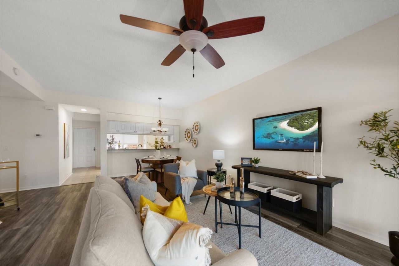 6330 99th Way N, Unit 14D, Seminole, FL 33708 Photo