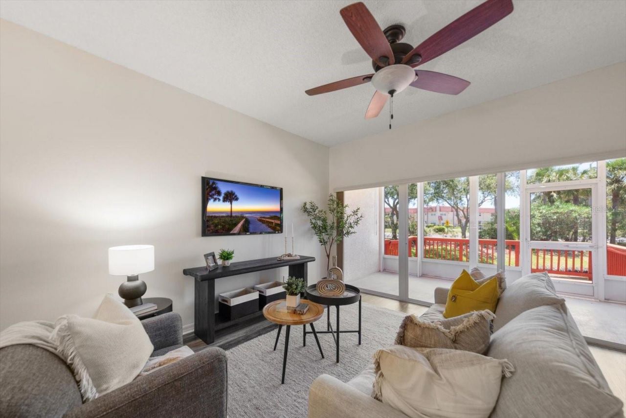 6330 99th Way N, Unit 14D, Seminole, FL 33708 Photo