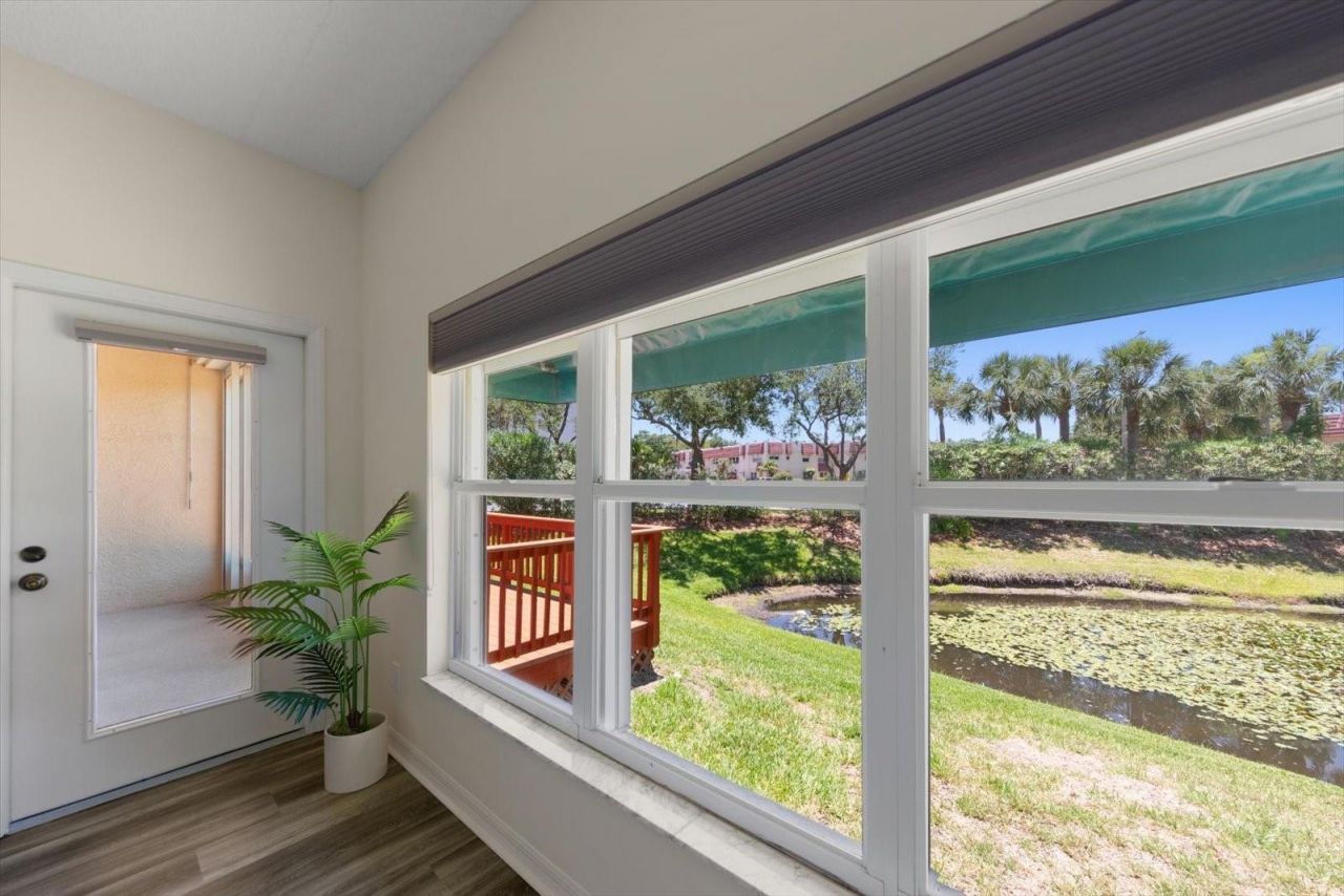 6330 99th Way N, Unit 14D, Seminole, FL 33708 Photo