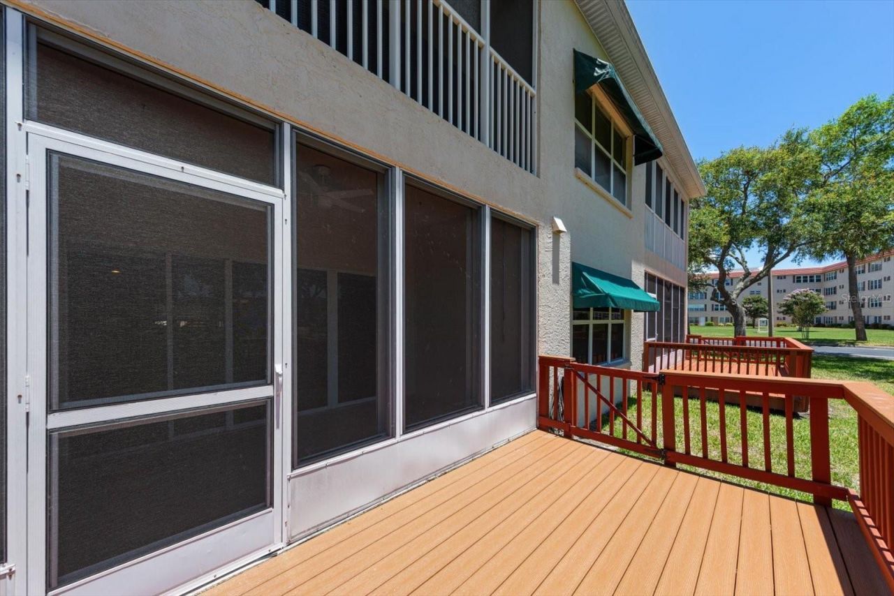 6330 99th Way N, Unit 14D, Seminole, FL 33708 Photo