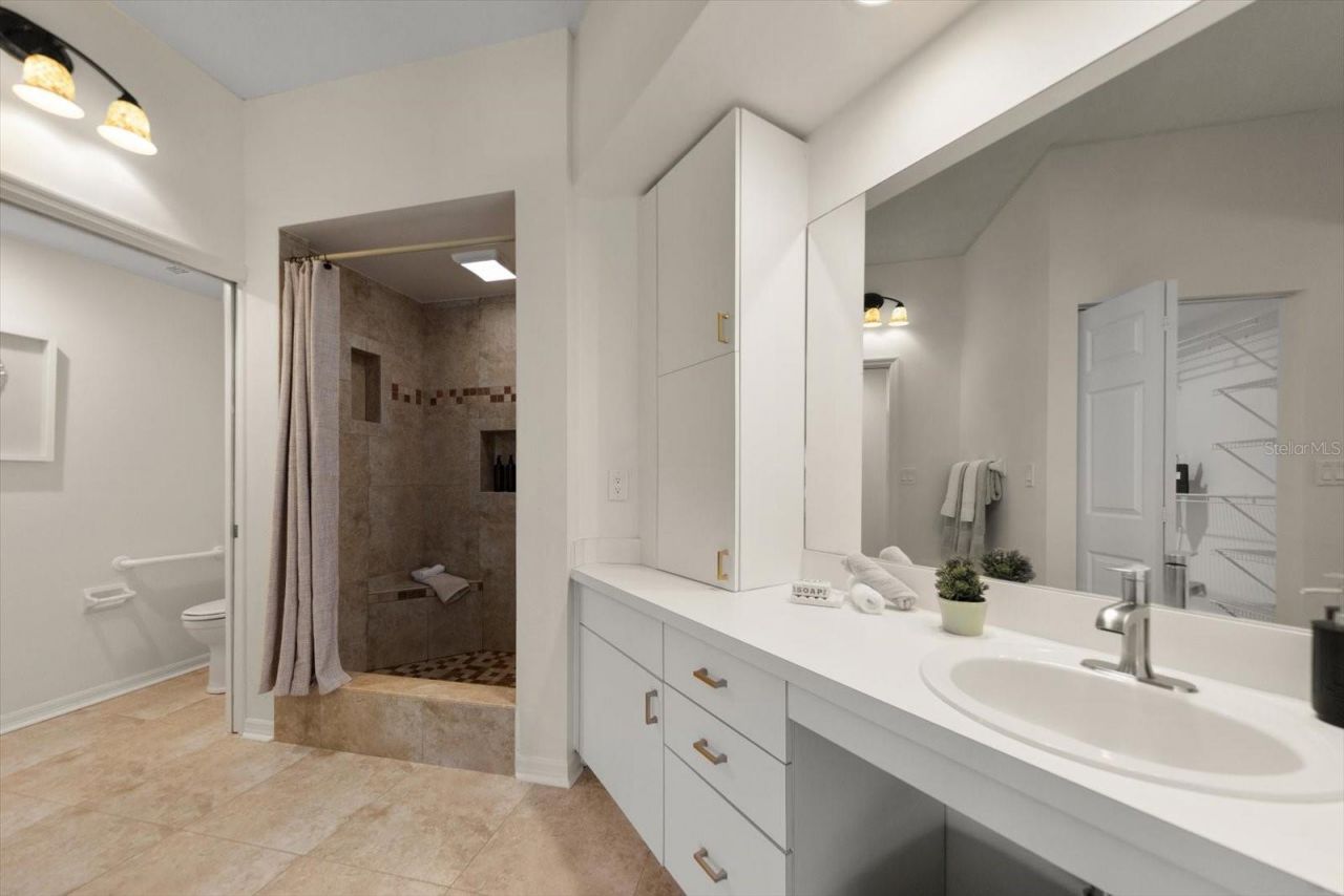 6330 99th Way N, Unit 14D, Seminole, FL 33708 Photo