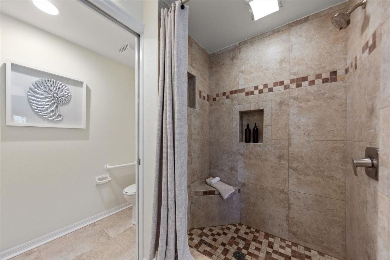 6330 99th Way N, Unit 14D, Seminole, FL 33708 Photo