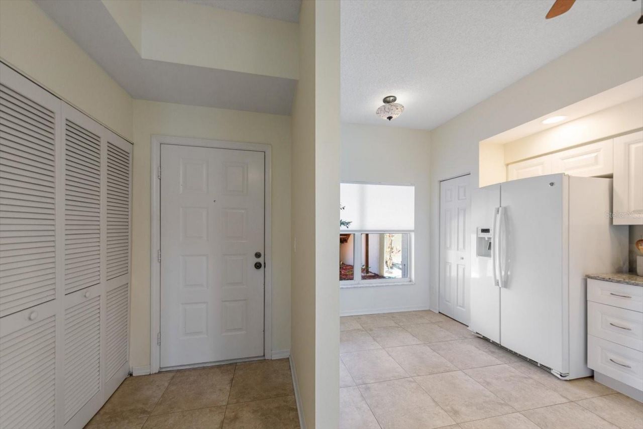 6330 99th Way N, Unit 14D, Seminole, FL 33708 Photo