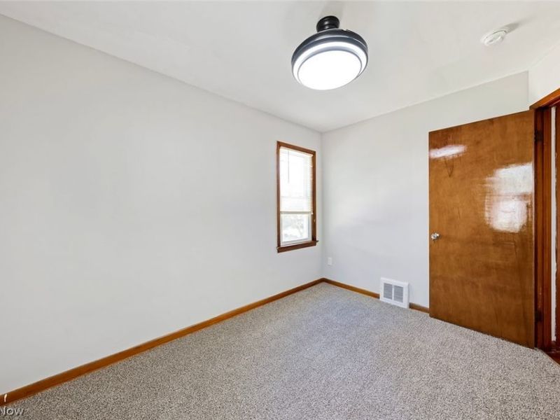 16018 Muskingum Boulevard, Brook Park, OH 44142 Photo 14