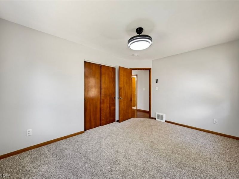16018 Muskingum Boulevard, Brook Park, OH 44142 Photo 18