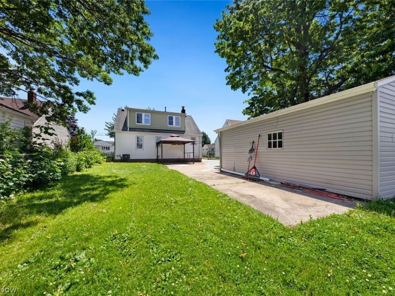 16018 Muskingum Boulevard, Brook Park, OH 44142 Photo 32