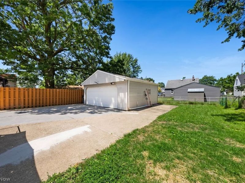 16018 Muskingum Boulevard, Brook Park, OH 44142 Photo 34