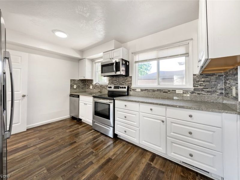 16018 Muskingum Boulevard, Brook Park, OH 44142 Photo 8