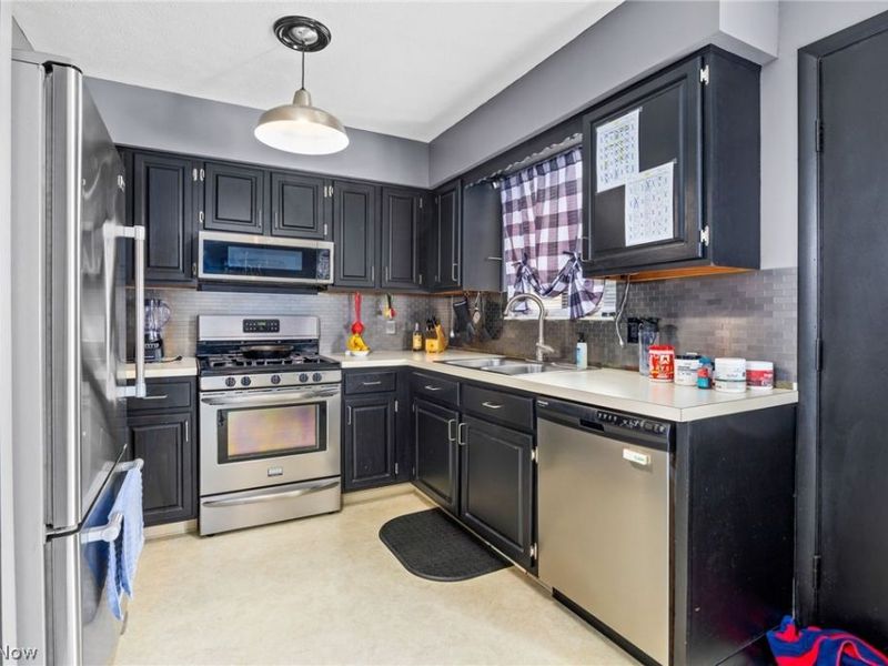 376 Deepwood Drive, Unit 376, Wadsworth, OH 44281 Photo 9