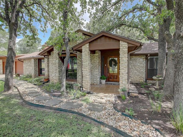 205 E Esparada DR, Georgetown, TX 78628