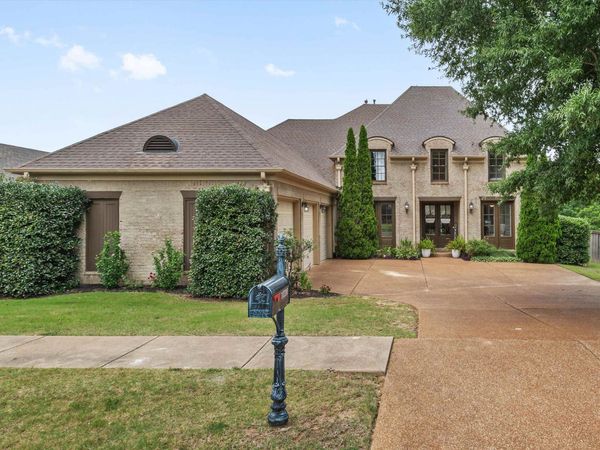 10200 IVY OAK DR, Lakeland, TN 38002