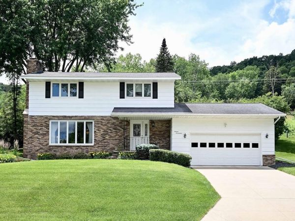 1617 Circle DRIVE, Winona, MN 55987