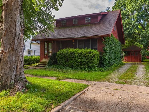 216 E Elmwood Street , Pontiac, IL 61764