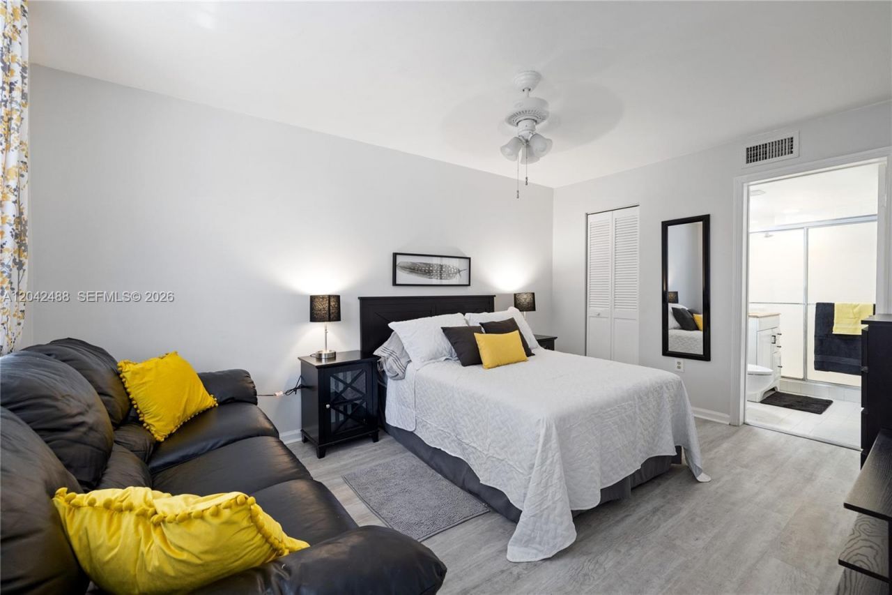 1280 S Alhambra Cir , Unit 2102, Coral Gables, FL 33146 Photo