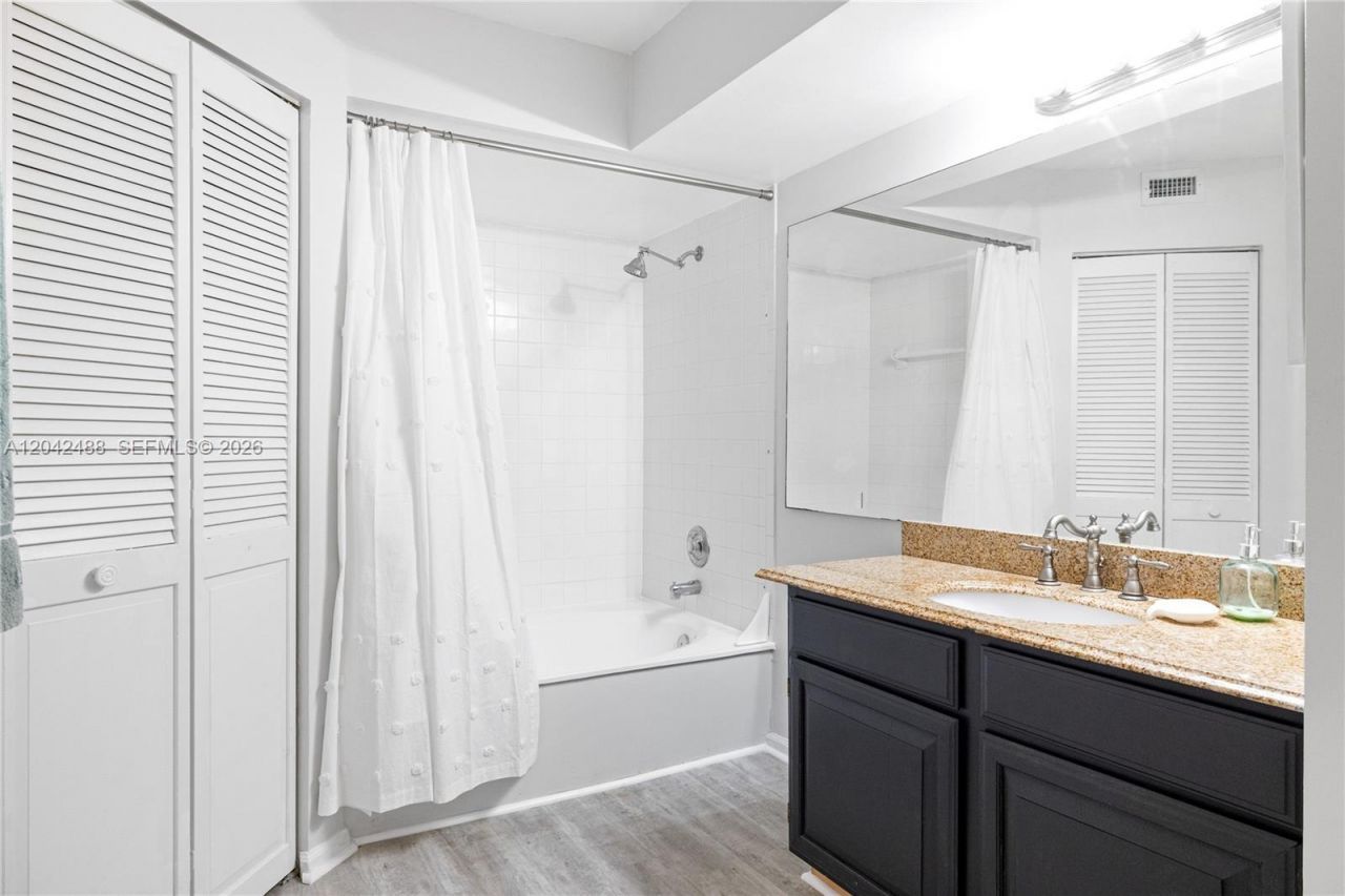1280 S Alhambra Cir , Unit 2102, Coral Gables, FL 33146 Photo