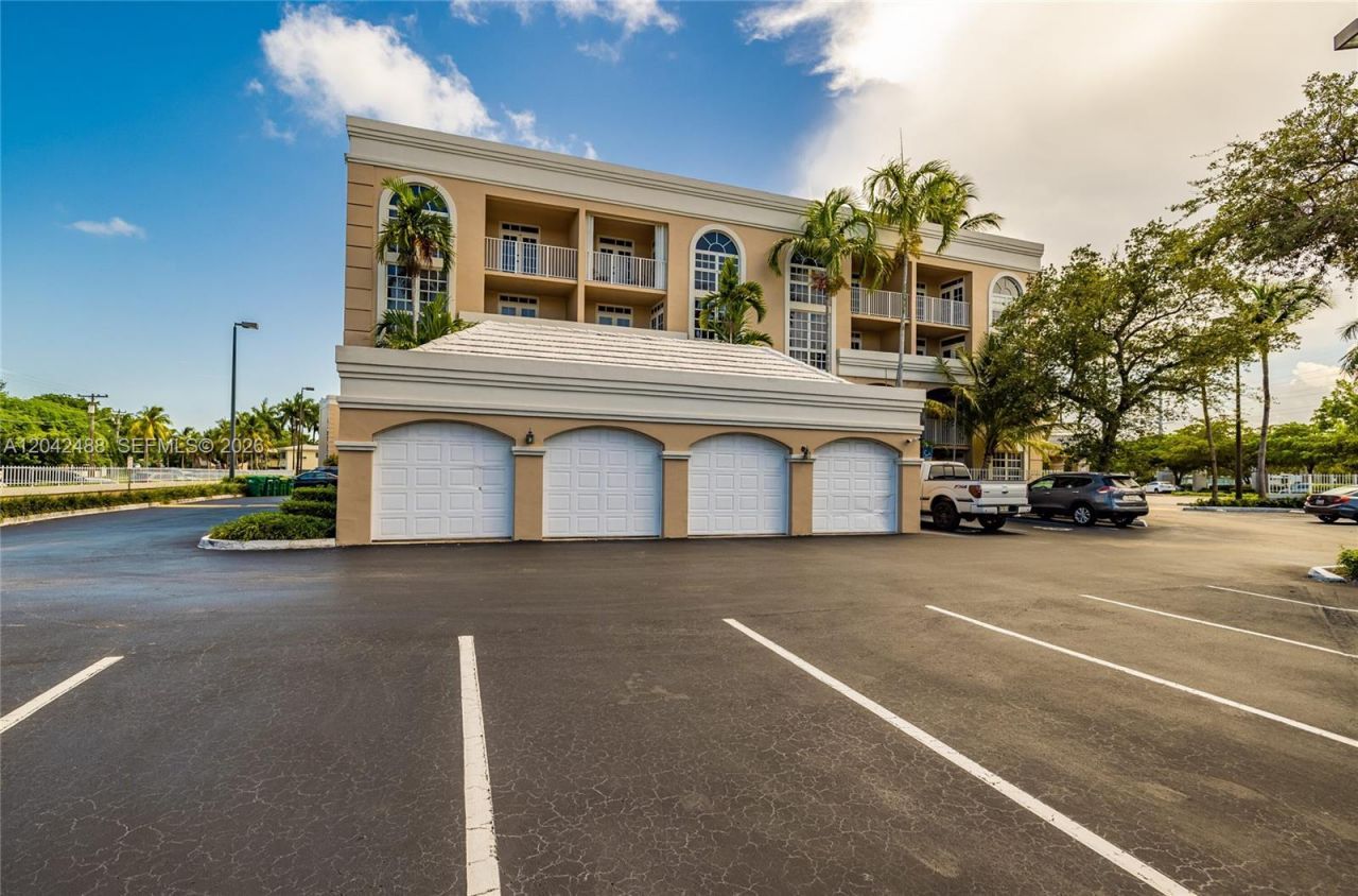 1280 S Alhambra Cir , Unit 2102, Coral Gables, FL 33146 Photo