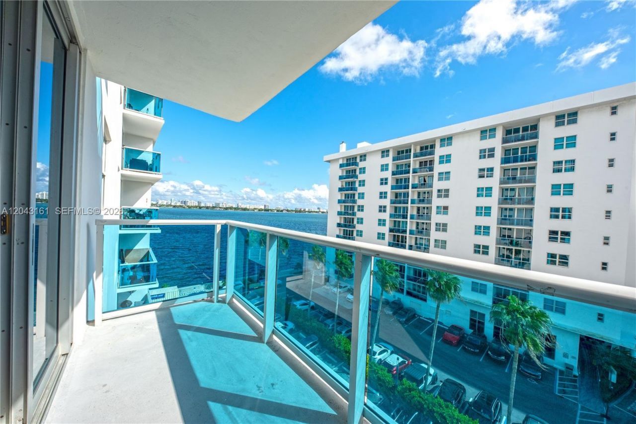 7501 E Treasure Dr , Unit 6A, North Bay Village, FL 33141 Photo