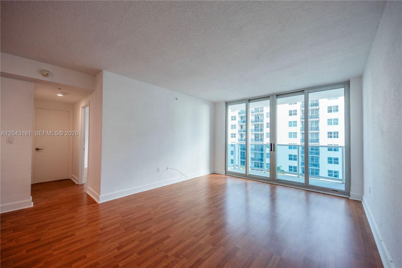 7501 E Treasure Dr , Unit 6A, North Bay Village, FL 33141 Photo