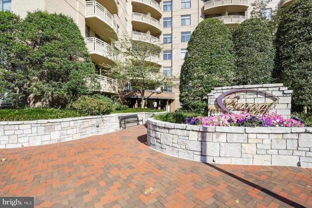 7111 WOODMONT AVENUE , BETHESDA, MD 20815
