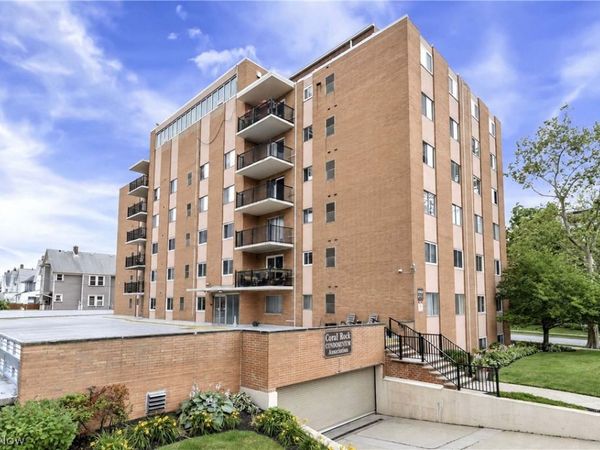 12029 Clifton Boulevard , Unit 204, Lakewood, OH 44107