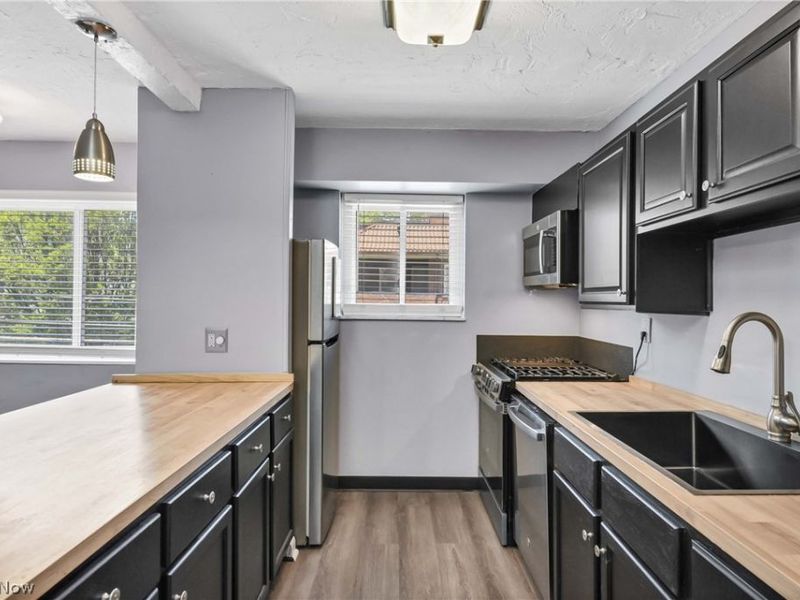 12029 Clifton Boulevard, Unit 204, Lakewood, OH 44107 Photo 10