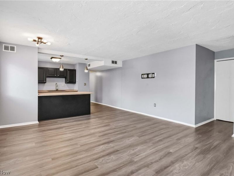 12029 Clifton Boulevard, Unit 204, Lakewood, OH 44107 Photo 9