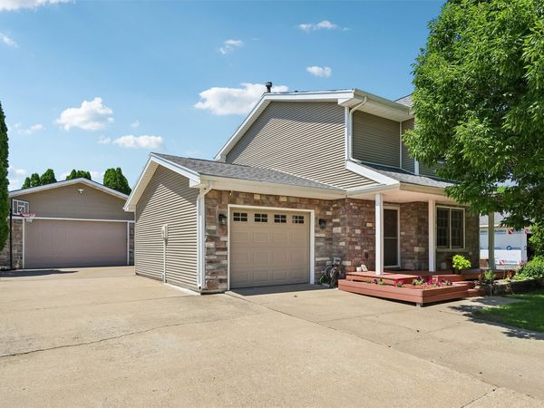 908 Lincoln Street SE, Bondurant, IA 50035