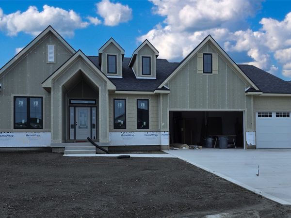 4636 Centennial Boulevard, Urbandale, IA 50323