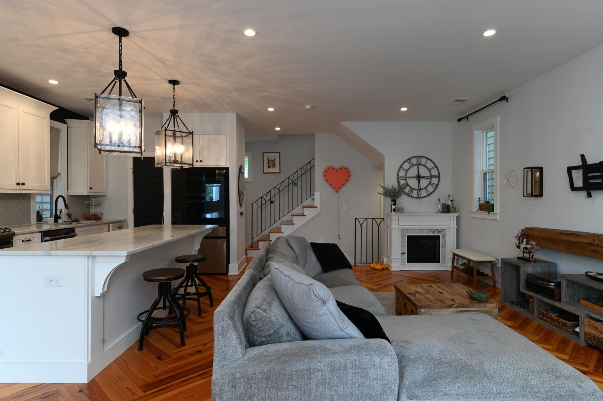 375 Huger Street Photo 13