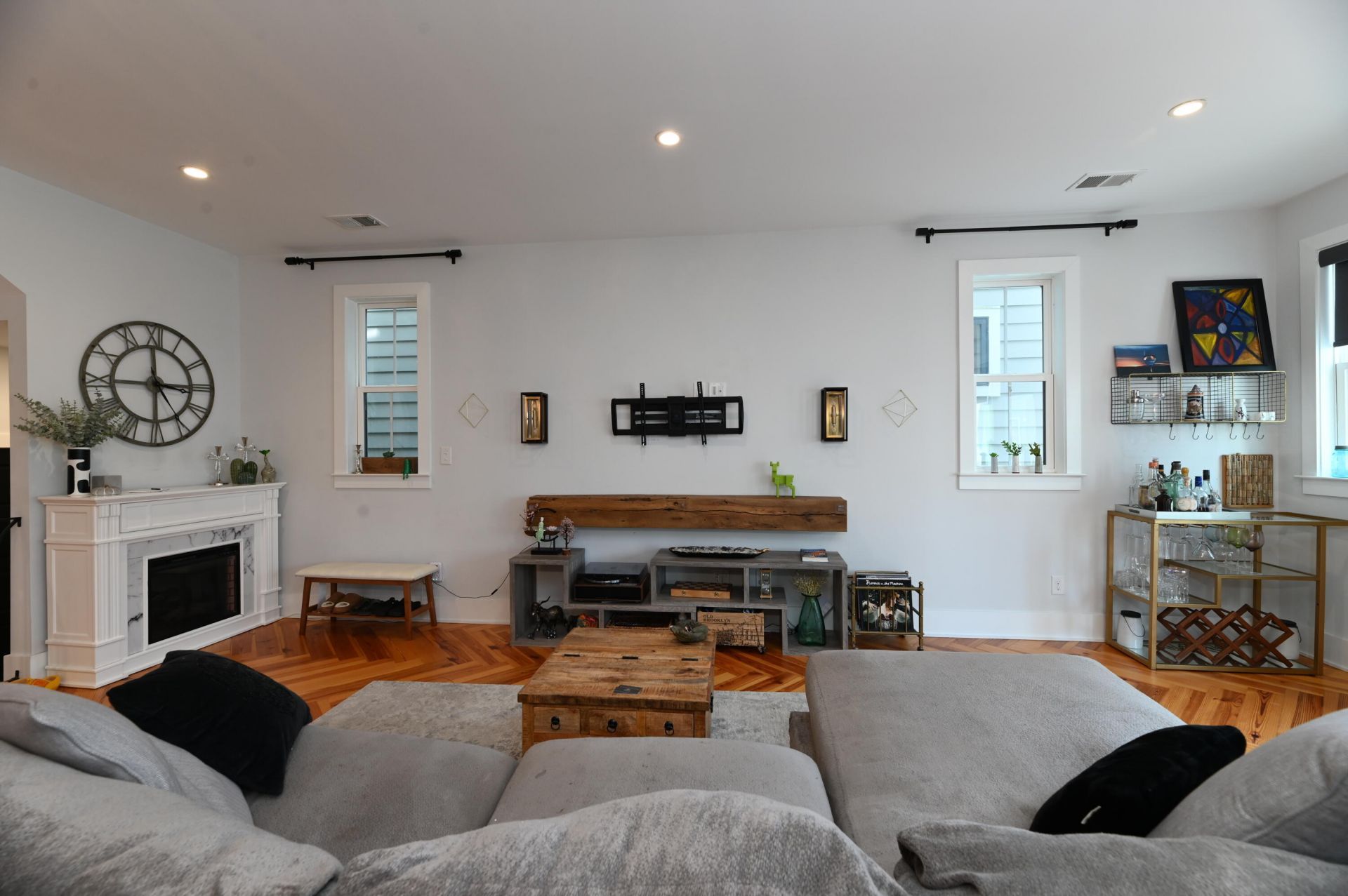 375 Huger Street Photo 16